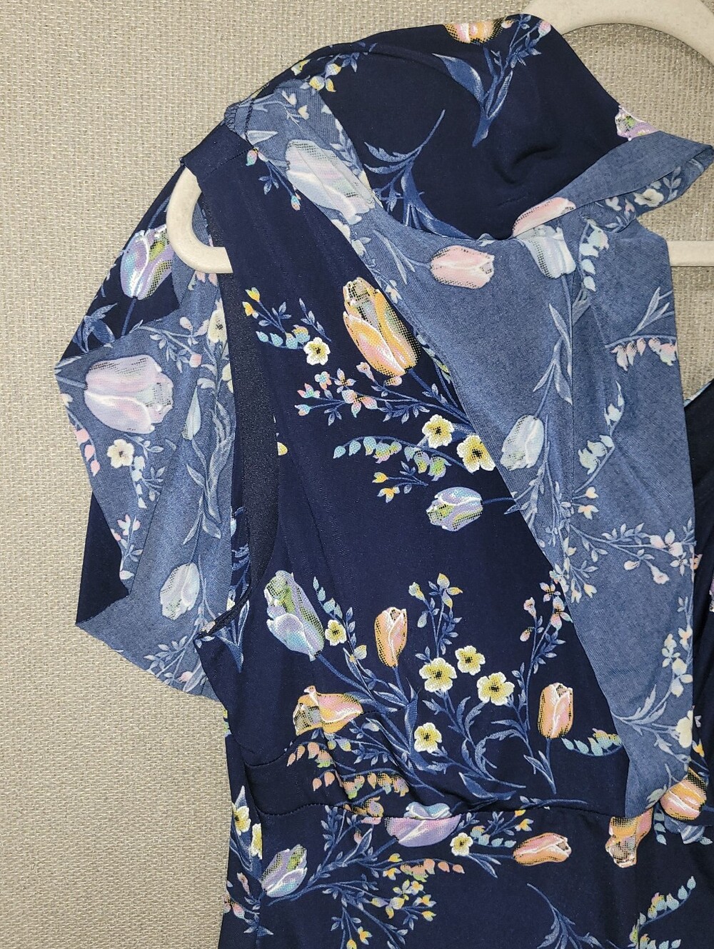 connected apparel Size 16 Navy Floral V-Neck Ruffke Sleeve Flutter Midi Dress - Picture 2 of 7